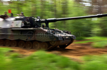 Manoever der Bundeswehr  Panzerhaubitze 2000
