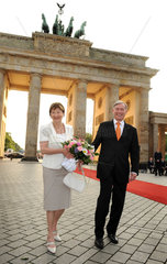 Berlin  Deutschland  Bundespraesident Horst Koehler mit seiner Frau Eva Luise Koehler