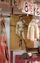 Markthalle  Plakat von David in einem Fleischergeschaeft