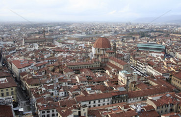 Florenz  Stadtuebersicht mit Blick auf die Altstadt