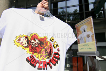 Kunstvoll bedrucktes T-Shirt mit Karikatur von Papst Benedikt XVI.