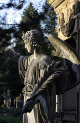 Engel im Pragfriedhof  Stuttgart