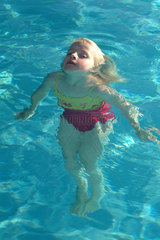 Kind im Wasser