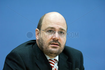 Berlin  Steffen Kampeter zum Thema Bundeshaushalt 2008 und Nachtragshaushalt 2007