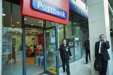 Eingang zu einer Vertretung der bulgarischen Postbank in Sofia