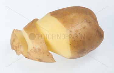 Kartoffel mit Schale als Freisteller