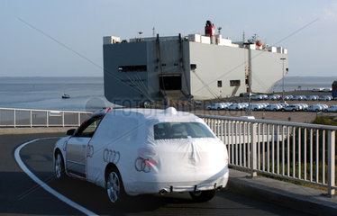 Emden  Audi A4 Avant- Neuwagen auf dem Weg zur Verschiffung