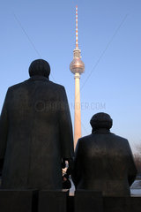 Marx-Engels Forum mit Fernsehturm  Berlin