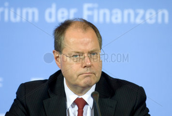 Bundesfinanzminister Peer Steinbrueck  (SPD)