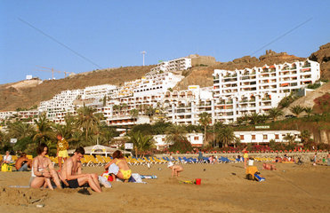 Puerto Rico  Gran Canaria  Spanien  Hotelbauten in der Strandnaehe