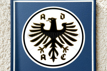 Braunschweig  Logo des ADAC mit Adler