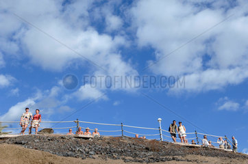 Touristen geniessen die Aussicht  Teneriffa
