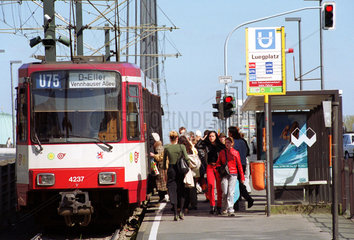 Duesseldorf  Deutschland  Strassenbahn