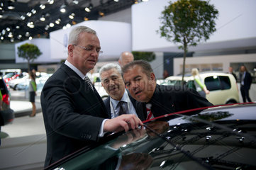 Hamburg  Deutschland  Dr. Martin Winterkorn  Volkswagen AG  mit Seat-Managern