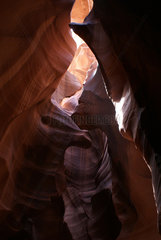 Page  USA - bizarre Felsformation im Antelope Canyon