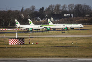 Germania Flugzeuge parken am Flughafen Duesseldorf  Nordrhein-Westfalen  Deutschland