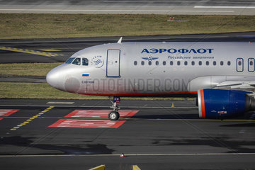 Aeroflot Flugzeug  Flughafen Duesseldorf International  DUS  Nordrhein-Westfalen  Deutschland