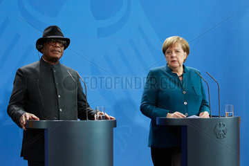 Berlin  Deutschland - Bundeskanzlerin Angela Merkel und der Staatspraesident der Republik Mali Ibrahim Boubacar Keita.