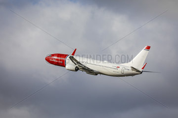 Norwegian Air Shuttle Flugzeug startet vom Flughafen Duesseldorf International  DUS  Nordrhein-Westfalen  Deutschland