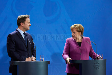 Berlin  Deutschland - Bundeskanzlerin Angela Merkel und der Staatsminister Luxemburgs Xavier Bettel.