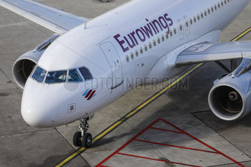 Eurowings Flugzeug  Flughafen Duesseldorf International  DUS  Nordrhein-Westfalen  Deutschland