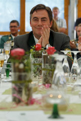Holdorf  Deutschland  D. McAllister (CDU)  Ministerpraesident Niedersachsen  besucht das Schuetzenfest  Szenen aus dem Festzelt