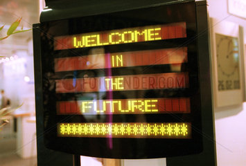 Hannover  Deutschland  digitaler Slogan auf der CeBIT 2000 -welcome in the future-
