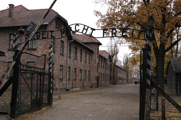 Lagertor des KZ Auschwitz