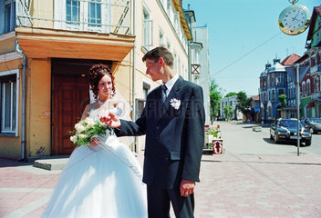 Ein russisches Hochzeitspaar in Selenogradsk (Cranz)