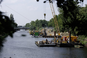 Baustelle am Kanal