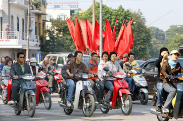 Ueberfuellter Strassenverkehr in Hanoi