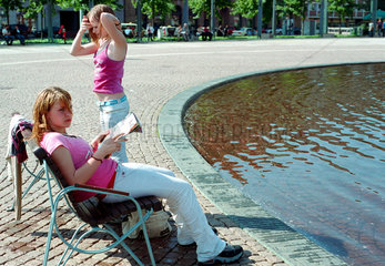Leipzig  Teenager auf dem Augustusplatz