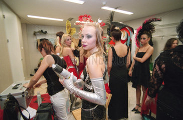 Models Backstage bei Kosmetika- und Frisurenmesse in Poznan  Polen