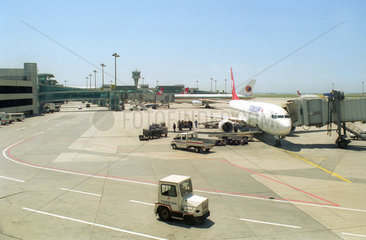Aussenansicht vom Atatuerk-Flughafen in Istanbul
