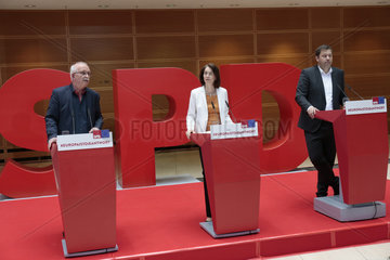 SPD Pressekonferenz und Praesentation der 2. Plakatwelle zur Europawahl  Willy-Brand-Haus