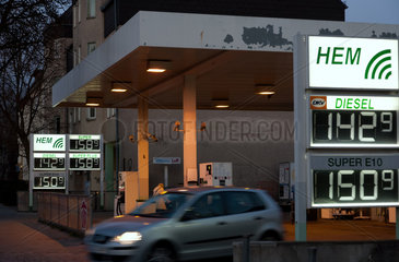 Berlin  Deutschland  HEM-Tankstelle  die zur Oilinvest gehoert