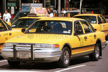 New York  USA  yellow cabs  die gelben Taxis