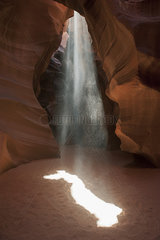 Beam of sunlight shining into Antelope Canyon  Arizona  USA