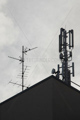 Berlin  Deutschland  Antennen auf einem Dach