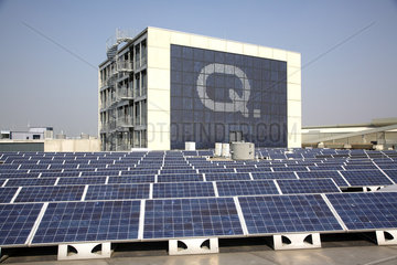 Firmengebaeude und Solaranlage der Q-Cells AG in Sachsen-Anhalt
