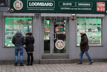 Polen  Poznan - Filiale von Loombard  groesset Pfandleiherkette Polens