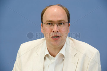 Berlin  Deutschland  Dr. Markus Weingardt  Friedensgutachten 2008