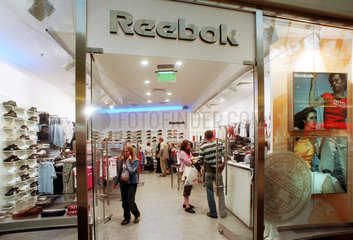 Geschaeft von Reebok im Manufaktura  dem groessten Einkaufszentrum in Lodz  Polen