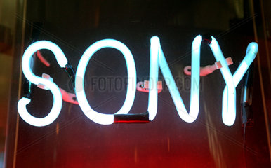 Symbolfoto  Leuchtreklame Sony