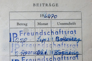 Berlin  Deutschland  DDR-Mitgliedsbuch der Thaelmann-Pioniere