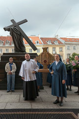 Warschau  Polen  Prozession bei der Heilig-Kreuz-Basilika