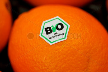 Berlin  Deutschland  Orange mit EG-Bio-Siegel auf der Fruit Logistica 2011