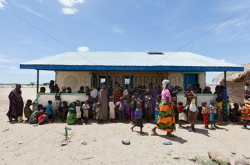 Lodwar  Kenia  Menschen an der World Vision Gesundheitsstation