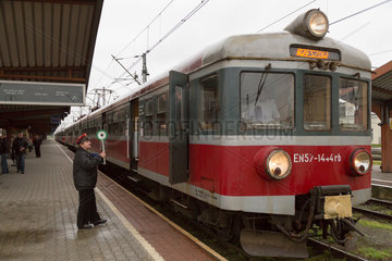 Przemysl  Polen  PKP-Zug am Bahnsteig