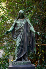 Berlin  Deutschland  Jesusfigur auf dem Dorotheenstaedtischen Friedhof